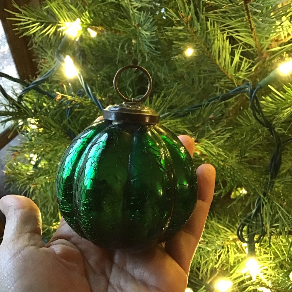 Vintage Green Mercury Glass Ribbed Crackle Kugel Ornament Germany